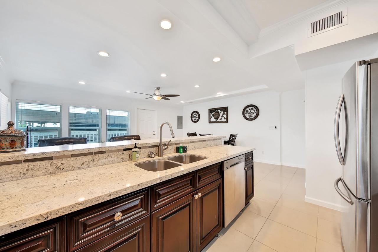 Oceanview By The Galvez Villa Galveston Buitenkant foto