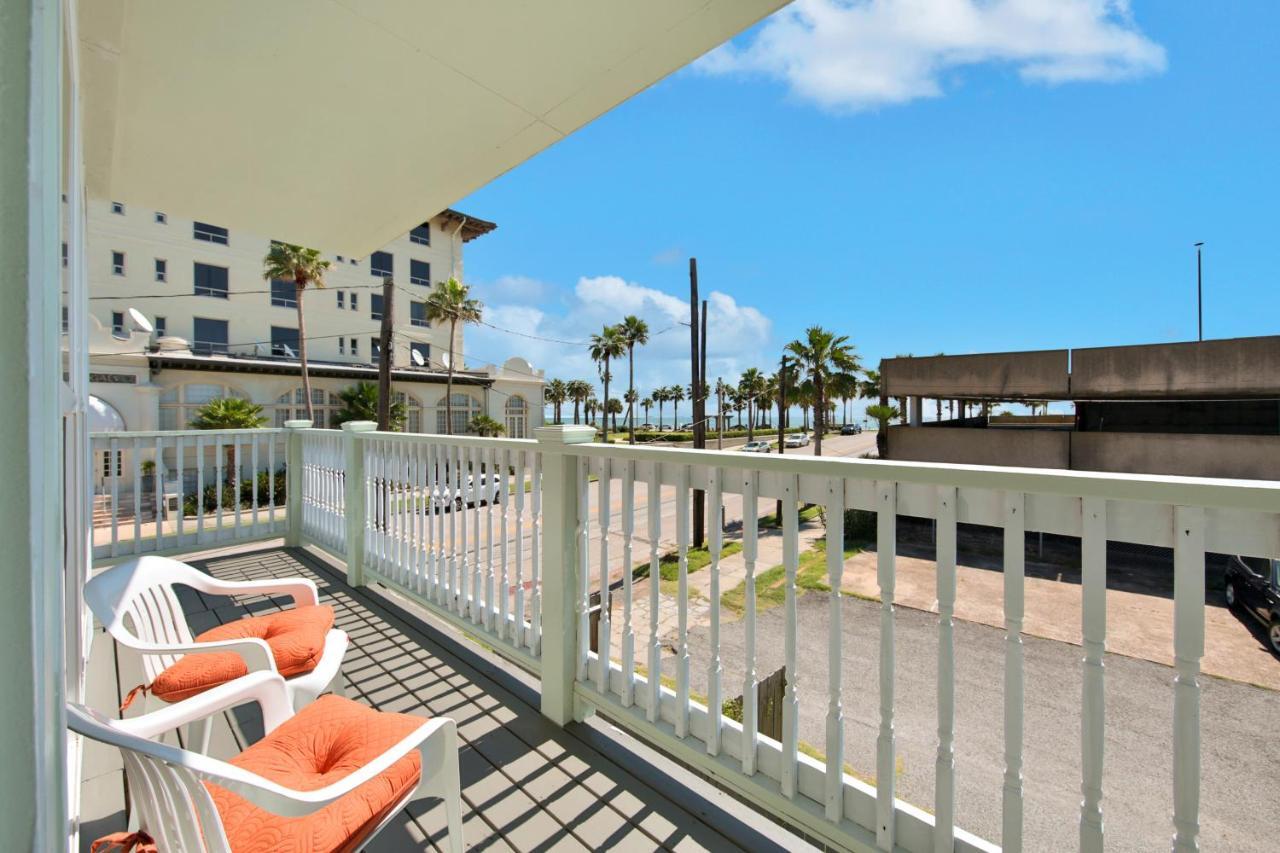 Oceanview By The Galvez Villa Galveston Buitenkant foto
